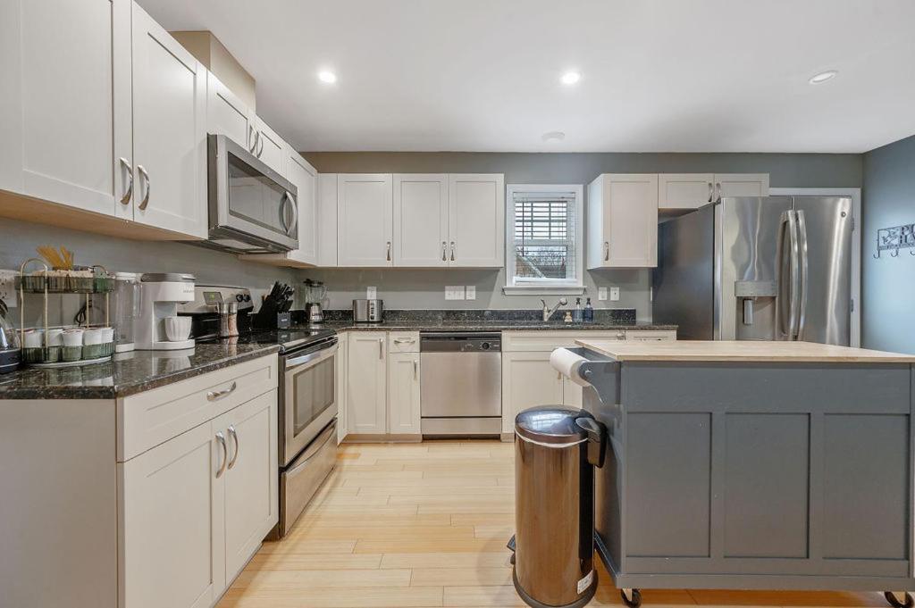 New Victorian Theme, 3Br, Lrg Backyard Close To Pnc Arena, Downtown, And Rdu Airport Raleigh Dış mekan fotoğraf