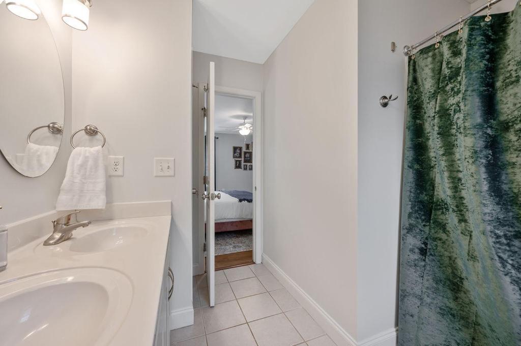 New Victorian Theme, 3Br, Lrg Backyard Close To Pnc Arena, Downtown, And Rdu Airport Raleigh Dış mekan fotoğraf