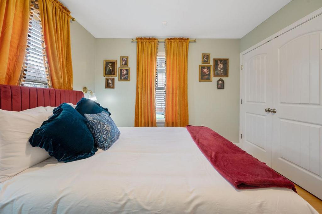 New Victorian Theme, 3Br, Lrg Backyard Close To Pnc Arena, Downtown, And Rdu Airport Raleigh Dış mekan fotoğraf