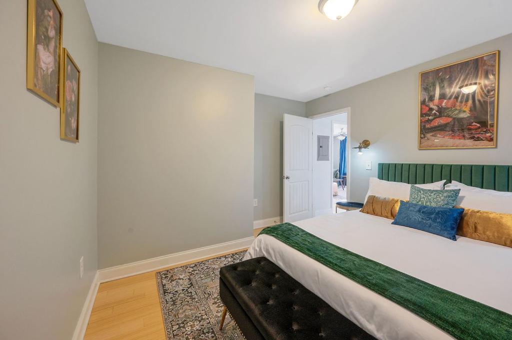New Victorian Theme, 3Br, Lrg Backyard Close To Pnc Arena, Downtown, And Rdu Airport Raleigh Dış mekan fotoğraf